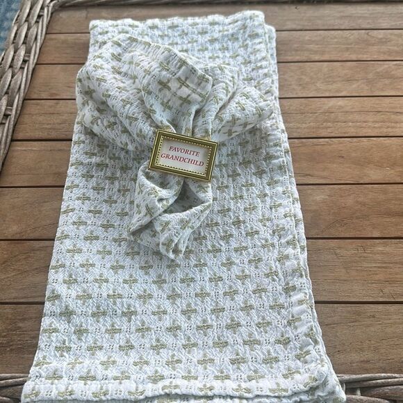 Pier 1 Cloth Napkins Decor (4) - Picture 1 of 3